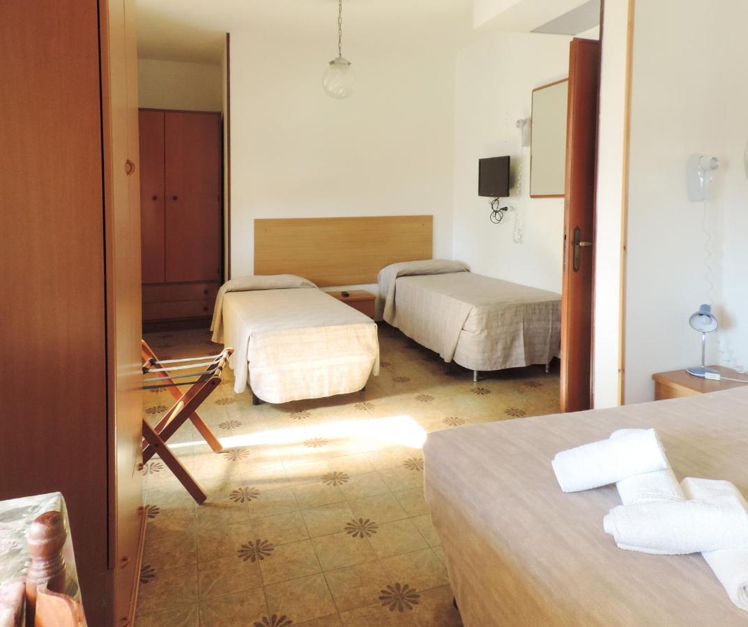 לידו די ג'סולו Hotel Saturno מראה חיצוני תמונה